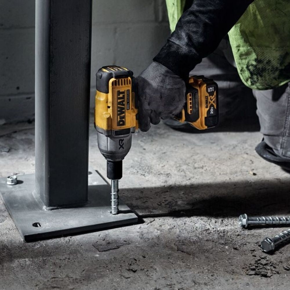 KIT ORIGINA DEWALT: PISTOLA DE IMPACTO + CAJA HERRAMIENTA 142 PIEZAS
